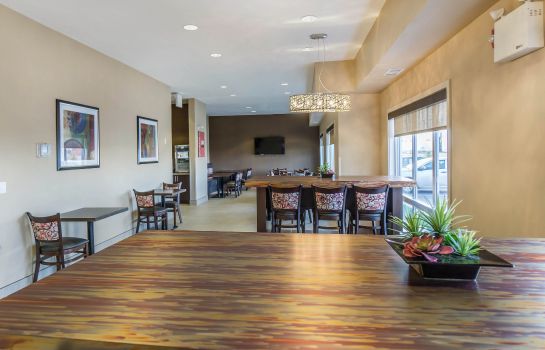Restaurant Comfort Inn and Suites Edmonton Internat