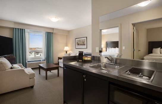 Hotel Ramada Emerald Park In Edenwold No 158 Great Prices At
