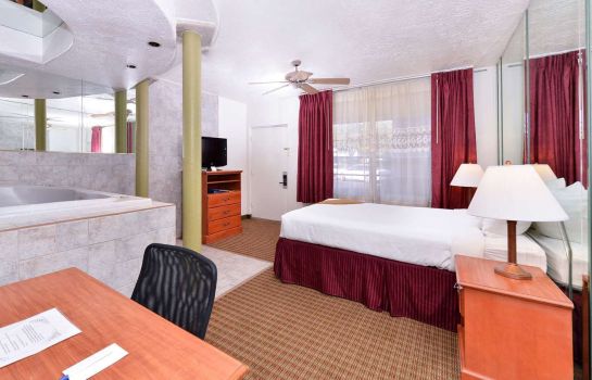 Zimmer Magnuson Hotel Alamogordo Suit