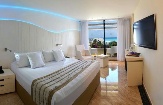 Hotel Grand Oasis Cancun In Isla Mujeres Hotel De