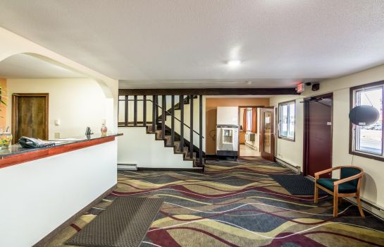 Lobby Scottish Inns and Suites Eau Claire