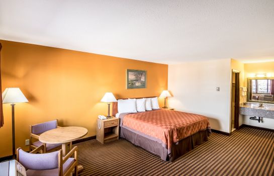 Room Scottish Inns and Suites Eau Claire