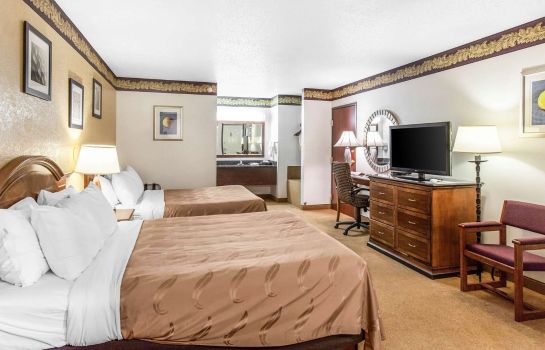 Suite Quality Inn Keystone near Mount Rushmore
