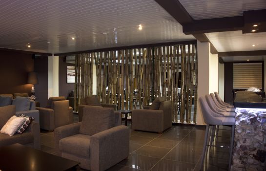 Lobby M Suites Hotel