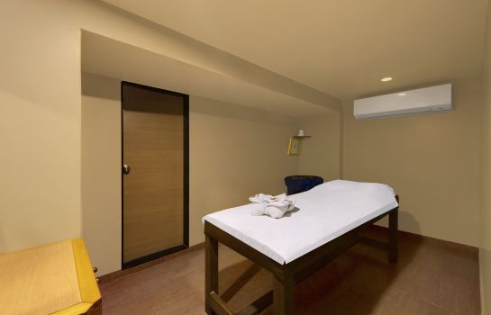 Massageruimte Surat Central Beacon Hotel