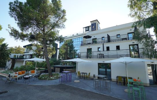 Appart Hotel La Girafe Marseille Est La Penne Sur Huveaune Great Prices At Hotel Info