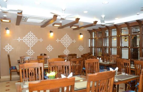 Restauracja Comfort Inn Emerald