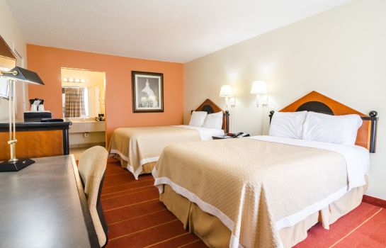 Zimmer Rodeway Inn and Suites Greensboro Southe