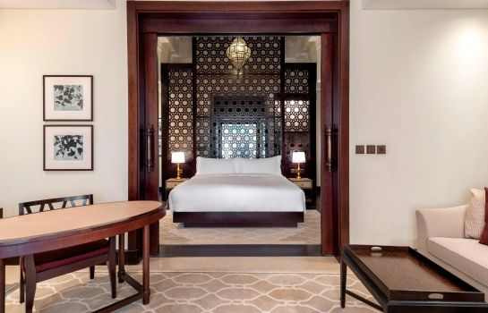 Bar del hotel The Ritz-Carlton Ras Al Khaimah Al Wadi Desert