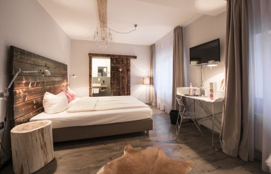 Drei Kronen Landhotel in Adelsdorf - HOTEL DE