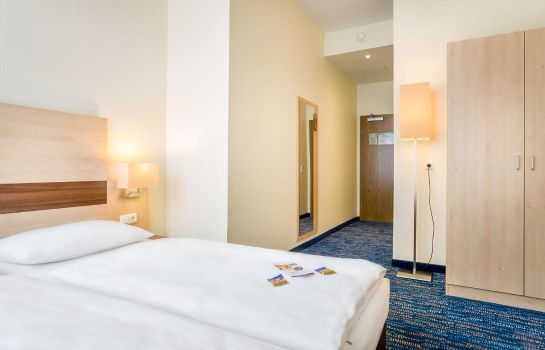 Novum Hotel Mariella Airport Parken www.hotel.info
