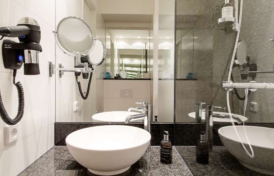 Motel One Hamburg Alster Great Prices At Hotel Info