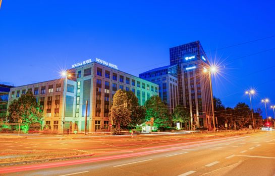 Hotels Near Tafelhalle Theatre