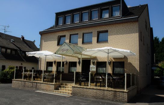 Hotels Near Saint Thomas More Church St Thomas Morus Kirche