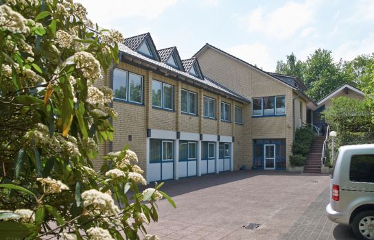 Hotels Near Stadtmonument Ot Lebenstedt