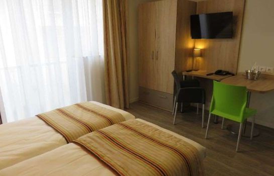 Hotels Nahe Flugplatz Bordeaux Yvrac Lfdy