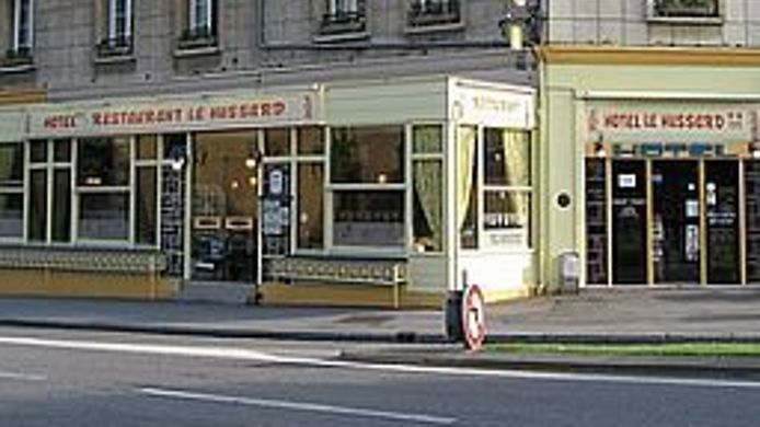 Hôtel Restaurant Le Hussard In Alençon - 