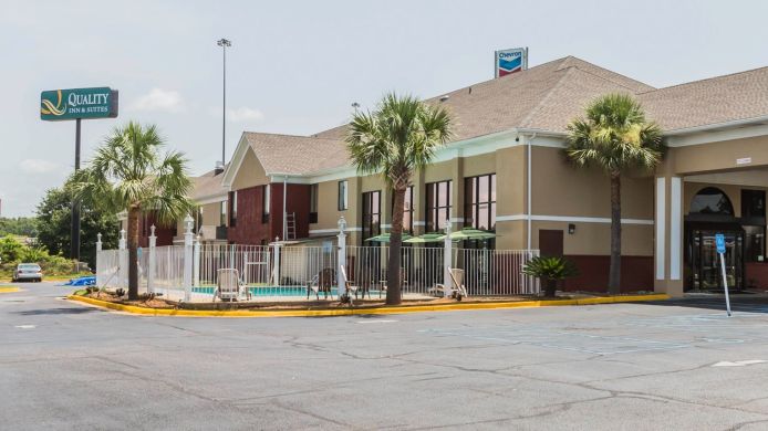 Quality Inn And Suites Near Gunter Annex 3 Hrs Star Hotel In