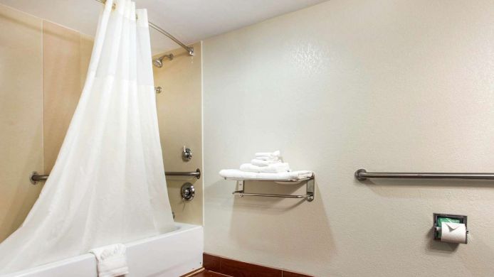 Quality Inn Black Mountain 2 Hrs Star Hotel