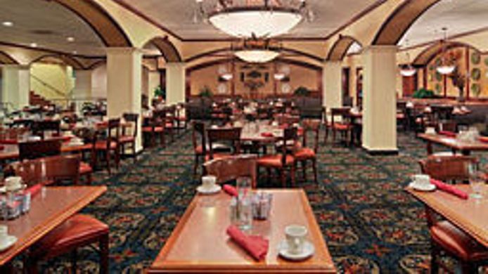 Holiday Inn Suites Atlanta Airport North 3 Hrs Sterne