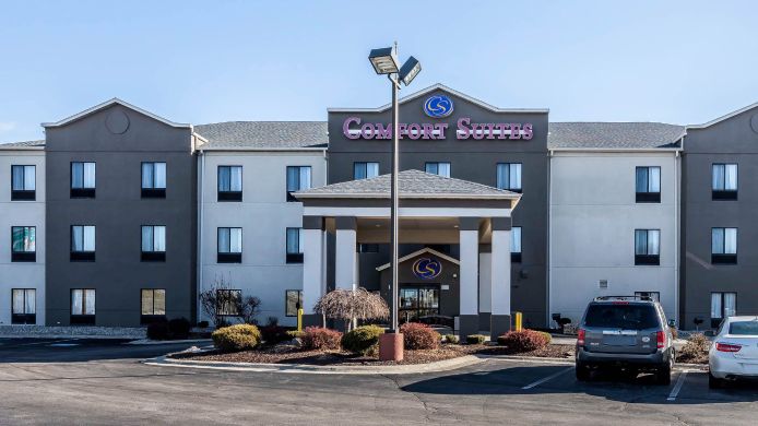 Hotel Comfort Suites North In Fort Wayne