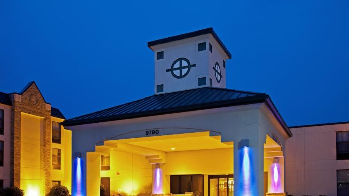 Baymont Inn Suites Fishers 2 Hrs Star Hotel - 