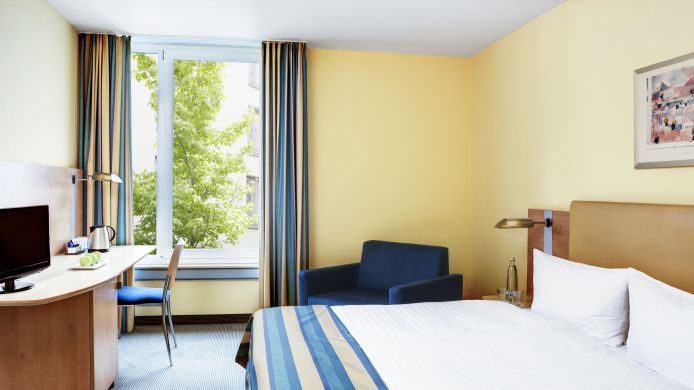 Intercityhotel 4 Hrs Star Hotel In Dusseldorf