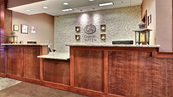 Hotel Comfort Suites Grand Rapids North Comstock Park Bei Hrs Mit