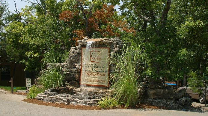 Hotel The Cabins At Green Mountain In Branson