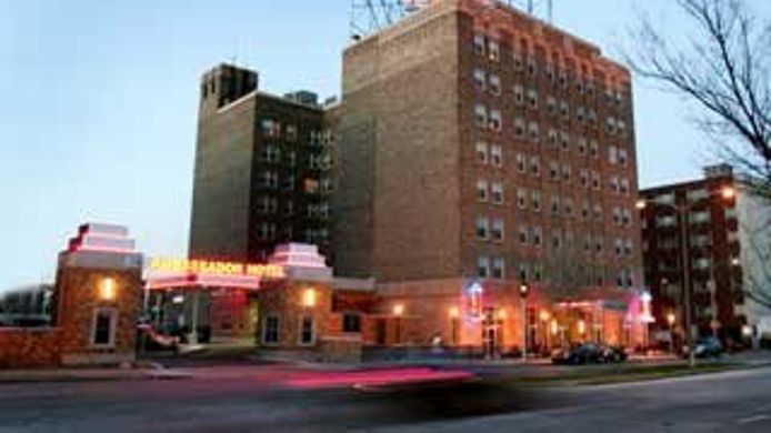 The Ambassador Hotel A Milwaukee Hotel 4 Hrs Etoiles