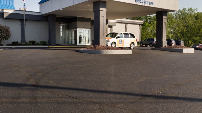 Comfort Inn And Suites Airport 2 Hrs Star Hotel In Syracuse