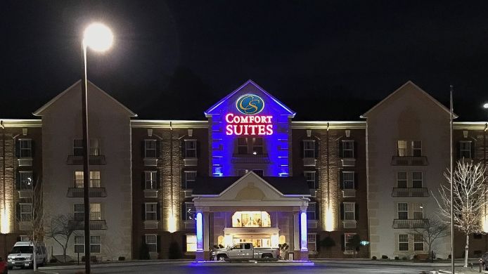 Hotel Comfort Suites Newport News Airport