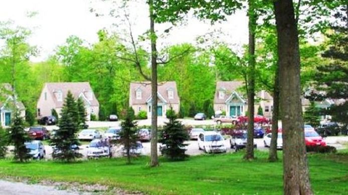 Spruce Hill Inn And Cottages In Mansfield
