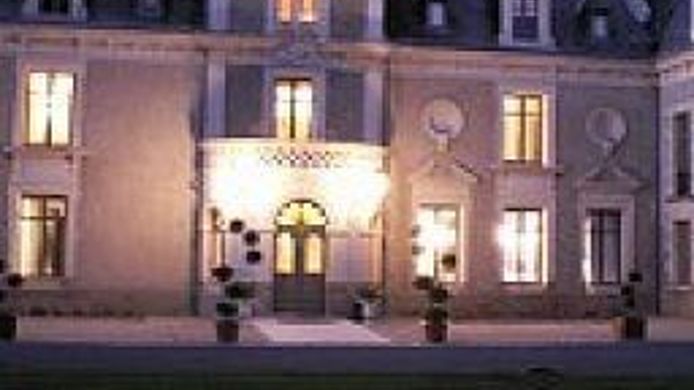 Hotel The Originals Chateau De La Barbiniere Ex Relais Du Silence A Saint Laurent Sur Sevre Hotel 4 Hrs Etoiles