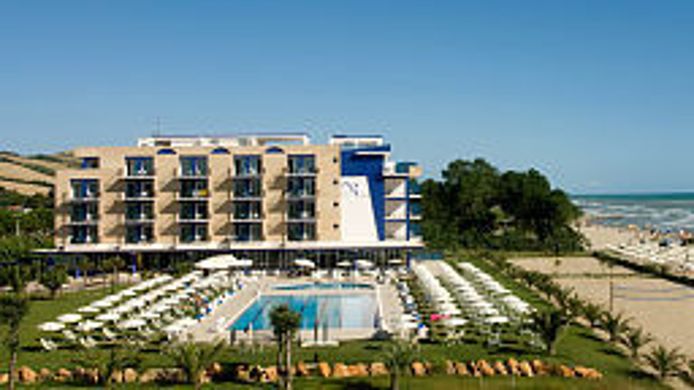 Roses Hotel Hotel A 4 Hrs Stelle A Roseto Degli Abruzzi