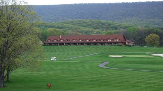 Hotel Cacapon Resort State Park In Oakland