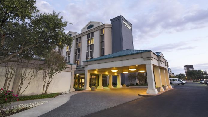 Hotel Doubletree Dfw Airport North 4 Hrs Star Hotel In Irving