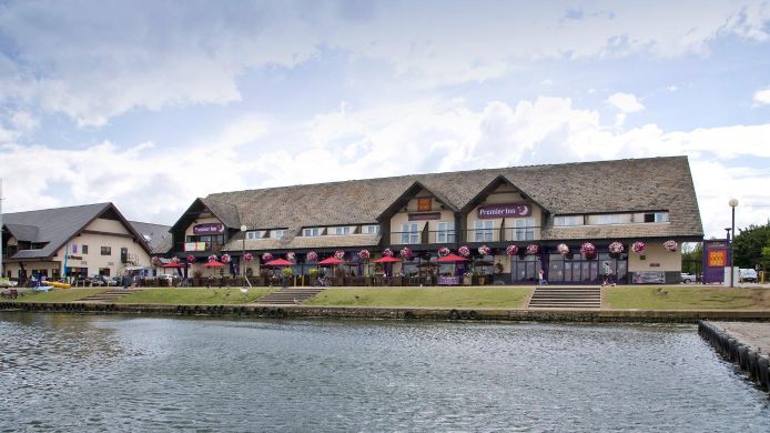 Premier Inn Milton Keynes East Willen Lake 3 Hrs Star Hotel