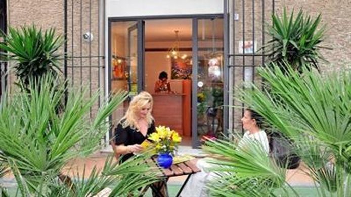 Hotel Residenza Casa Vacanze Isophylla Finale Ligure Bei Hrs Mit