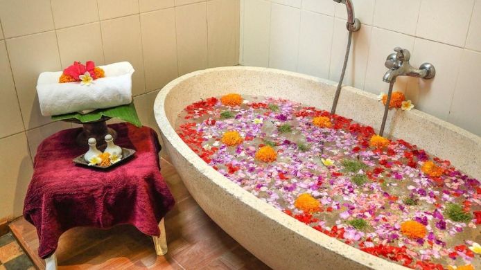 Hotel Puri Saron Baruna Beach Singaraja 3 Hrs Sterne Hotel Bei Hrs Mit Gratis Leistungen Tukad batupalustream, 150 metres northeast. hrs com