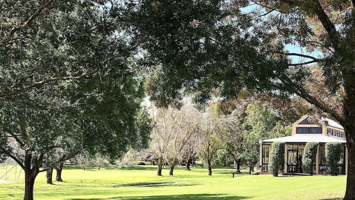 Hotel Briars Country Lodge 4 Hrs Star Hotel In Burradoo