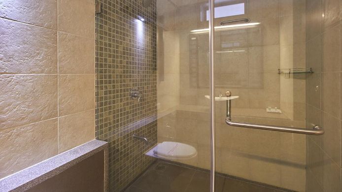 Hotel Daman Ganga Valley Resort Silvassa 3 Hrs Sterne Hotel Bei Hrs Mit Gratis Leistungen Additional amenities include free wifi in public areas, a conference center, and a business center. hrs