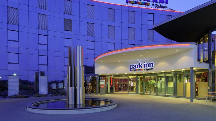 Radisson Hotel Zurich Airport - 4 HRS star hotel in Rümlang