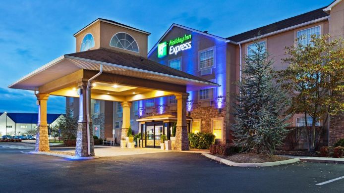 Holiday Inn Express & Suites ALCOA (KNOXVILLE AIRPORT) - 2 ...