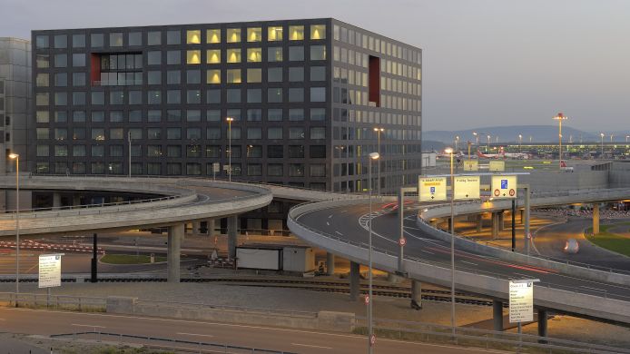 Radisson Blu Hotel Zürich Flughafen Parking www.hrs.com