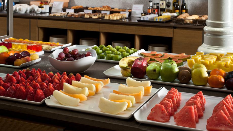 Resultado de imagen de desayuno buffet hotel 5 estrellas