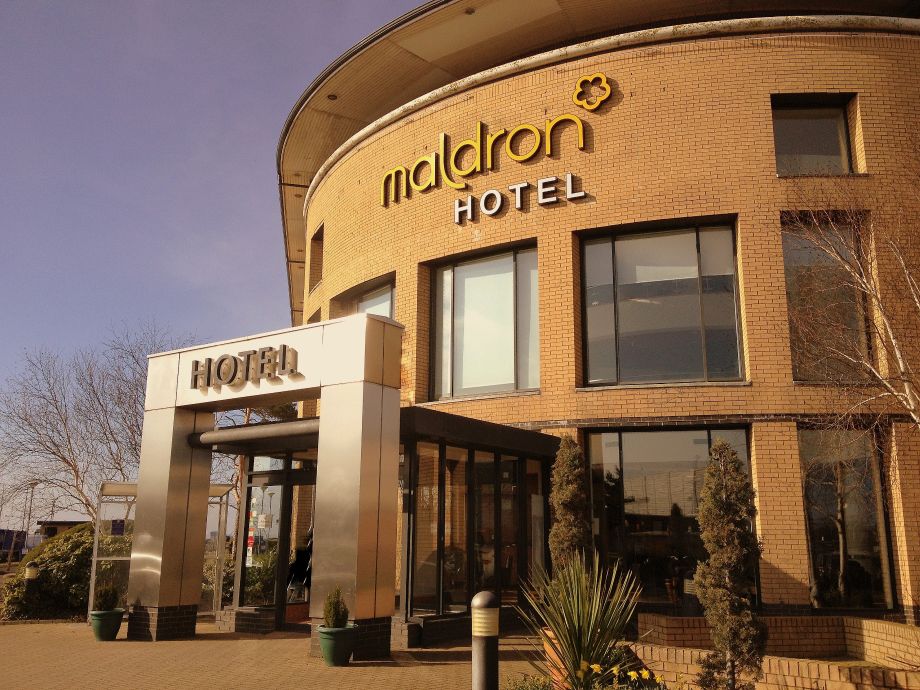 Belfast Airport Hotels Park And Fly www.hrs.de
