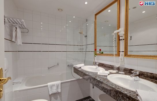 Hotels Near Haus Der Wirtschaft