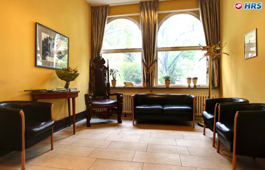 Hotels Near St Martin Cathedral
