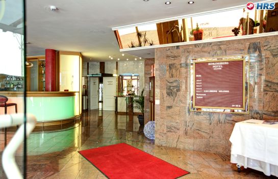 Hotels Near Schlossberg Caves